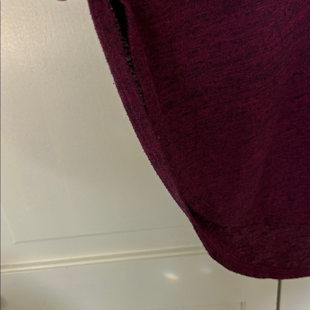 Old Navy Deep Burgundy Short Sleeve Tee - Picture 5 of 8